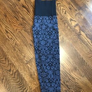 Women’s Soma Intimates Slimming Capri Leggings